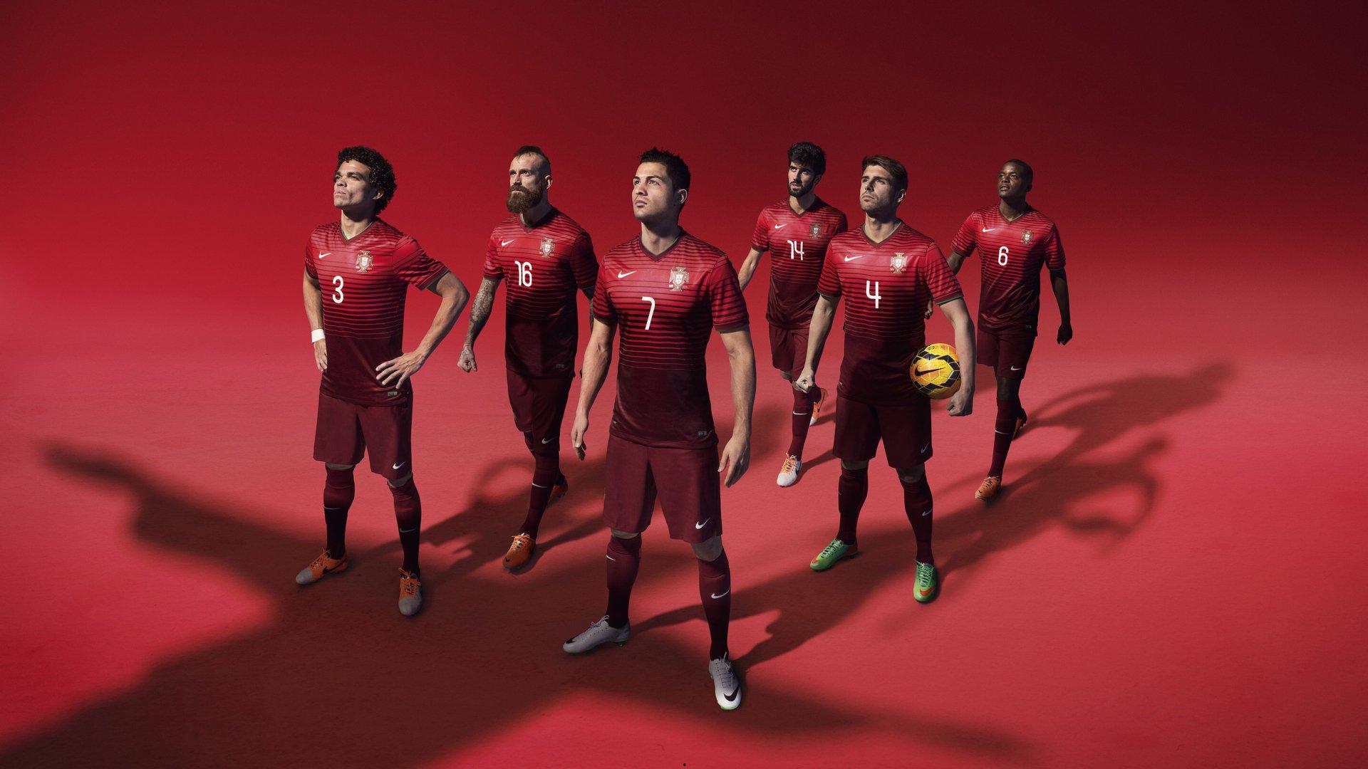 库里狂飙12记三分球 勇士主场大胜湖人