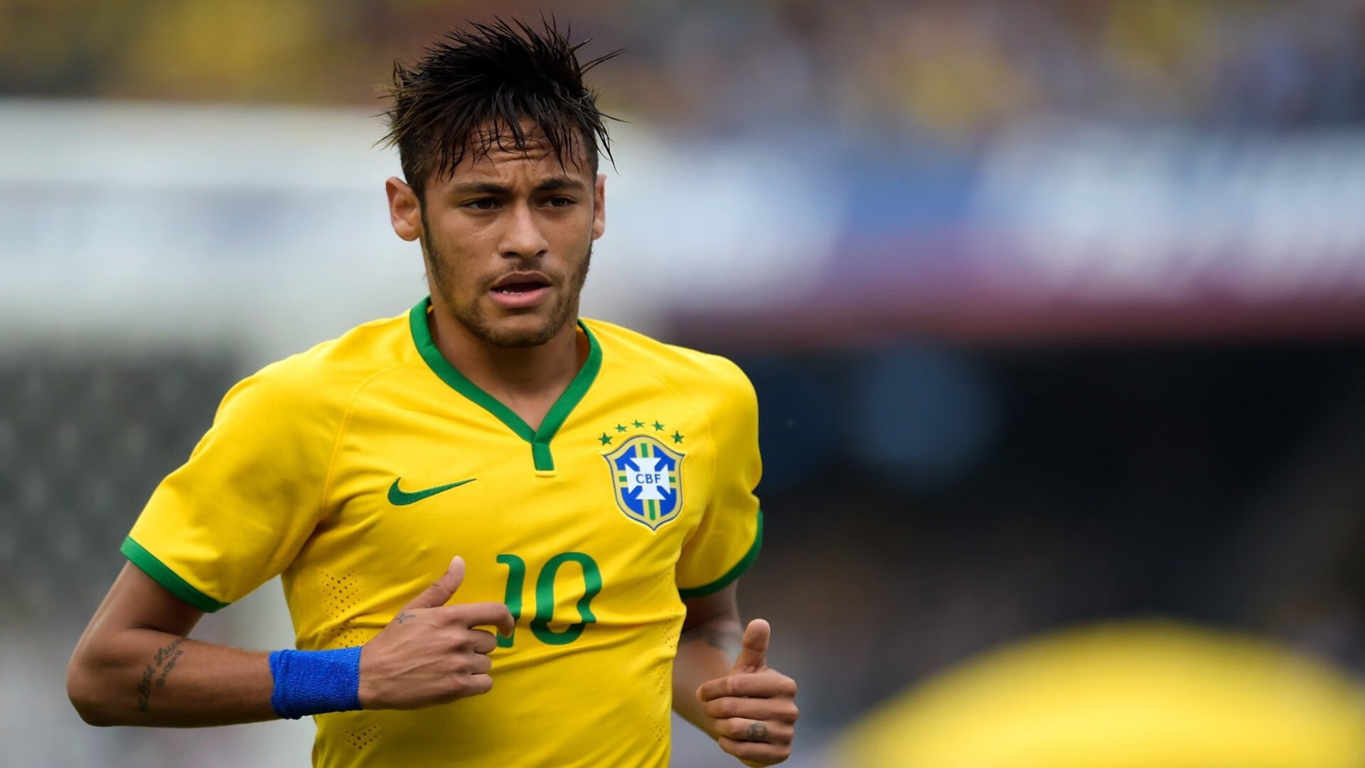 传奇谢幕，足球巨星李明荣耀退役仪式感动全场